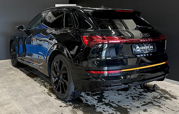 Audi e-tron 10 of 30