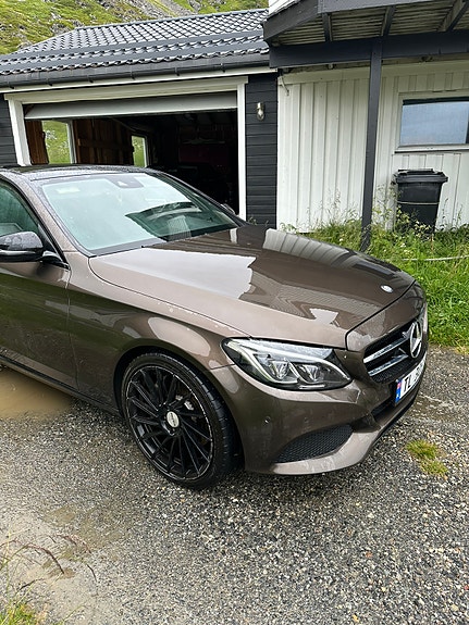 Mercedes-Benz C350 e 2 of 5
