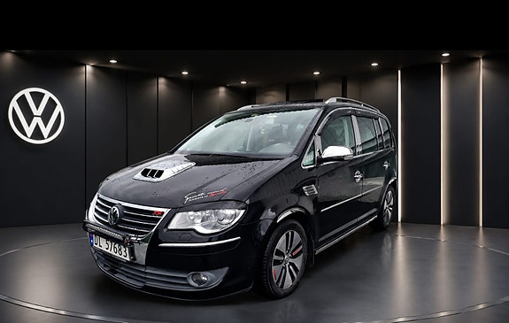 Volkswagen Touran 4 of 5