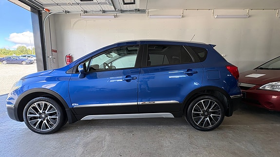 Suzuki SX4 S-Cross 3 of 5