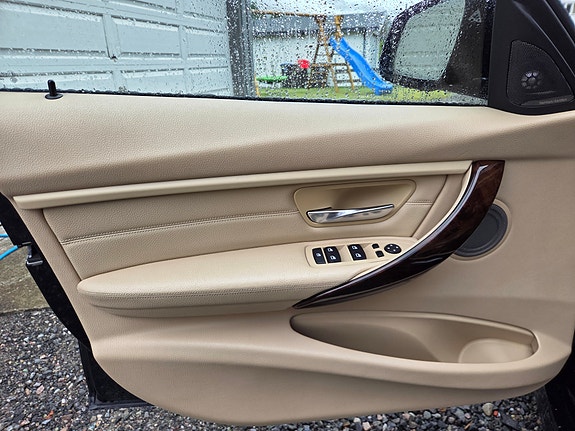 BMW 335i 15 of 21