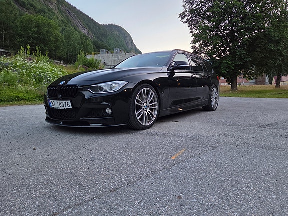 BMW 335i 3 of 5