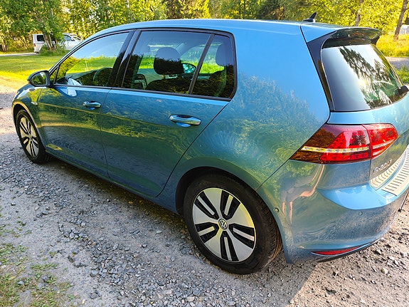 Volkswagen e-Golf VII 3 of 5