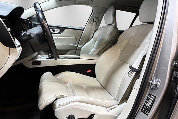 Volvo V60 22 of 30