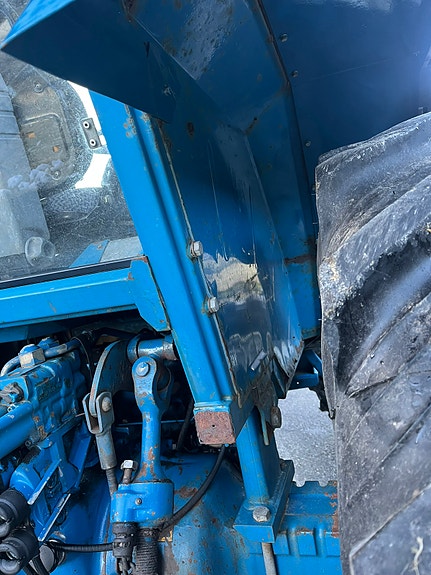 Ford 5610 9 of 18