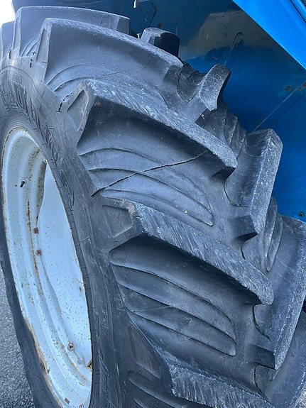 Ford 5610 6 of 18