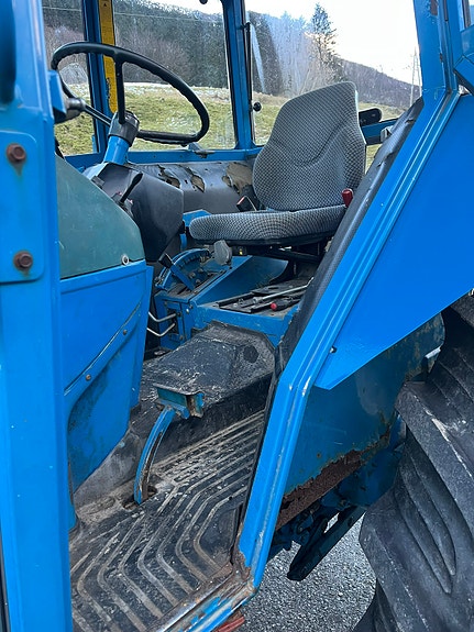 Ford 5610 4 of 5