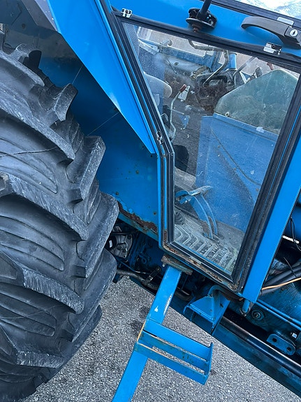 Ford 5610 8 of 18