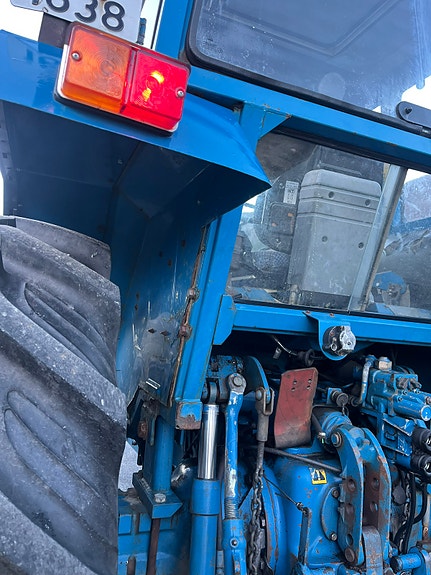 Ford 5610 10 of 18
