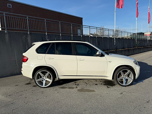 BMW X5 3 of 5