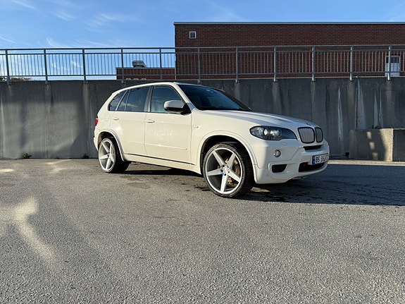 BMW X5 2 of 5