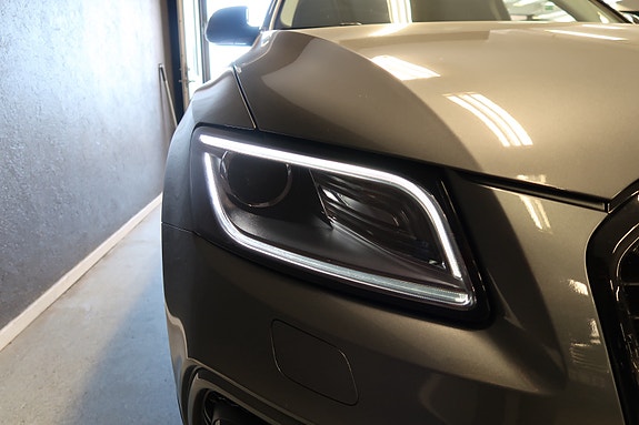 Audi Q5 2 of 5