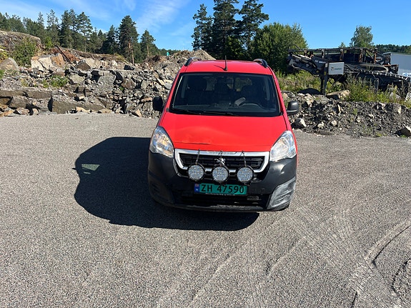 Peugeot Partner 3 of 5