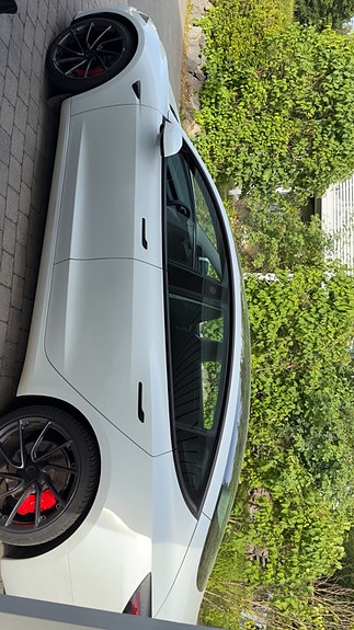 Tesla Model 3 4 of 5
