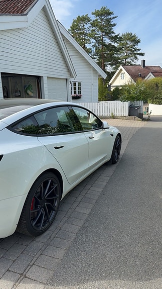 Tesla Model 3 3 of 5