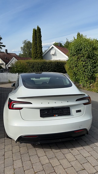 Tesla Model 3 5 of 5