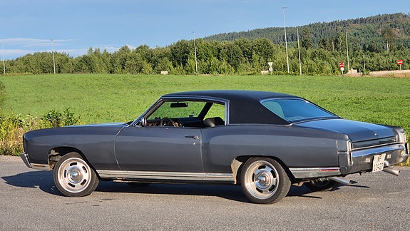 Chevrolet Monte Carlo 2 of 5