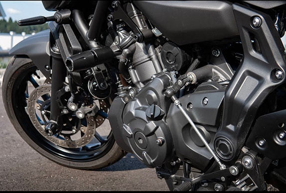 Yamaha MT-07 12 of 16