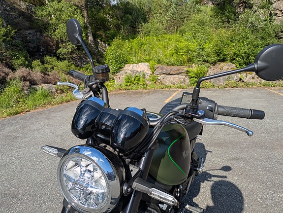 Kawasaki Z 900 RS 16 of 22