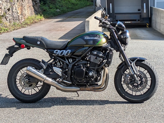Kawasaki Z 900 RS 10 of 22