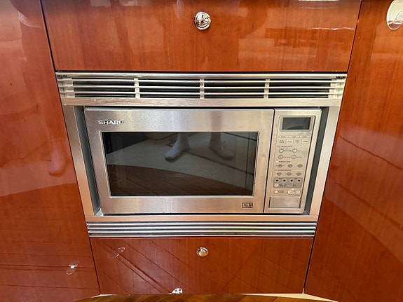 FAIRLINE TARGA 47 GRAN TURISMO 18 of 30