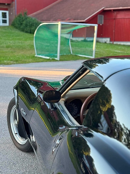 Chevrolet Corvette 9 of 27