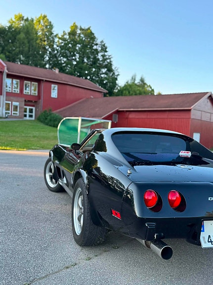 Chevrolet Corvette 6 of 27