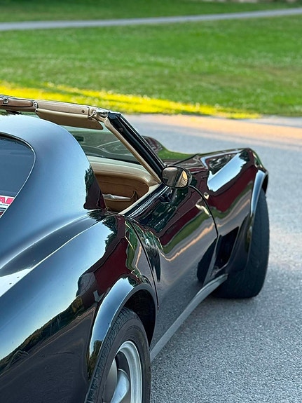 Chevrolet Corvette 12 of 27