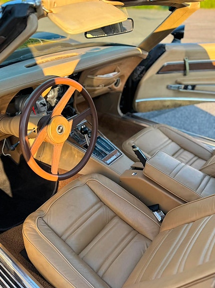 Chevrolet Corvette 18 of 27