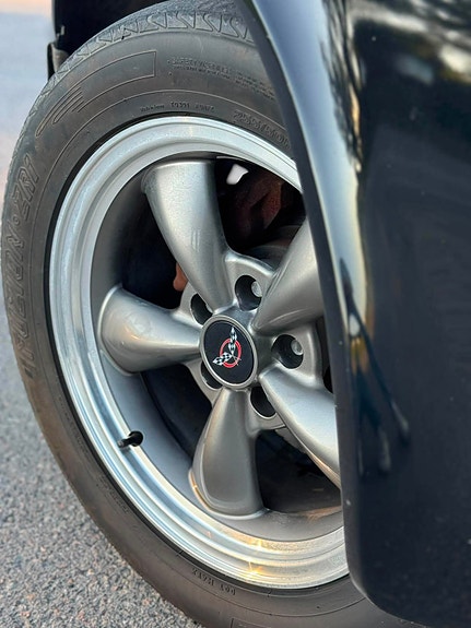 Chevrolet Corvette 16 of 27