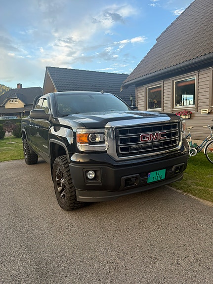 GMC Sierra 3 of 5