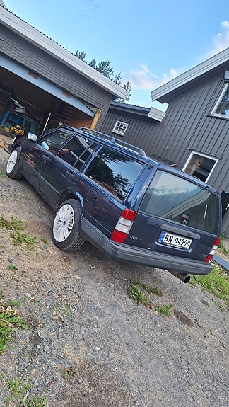Volvo 940 2 of 5