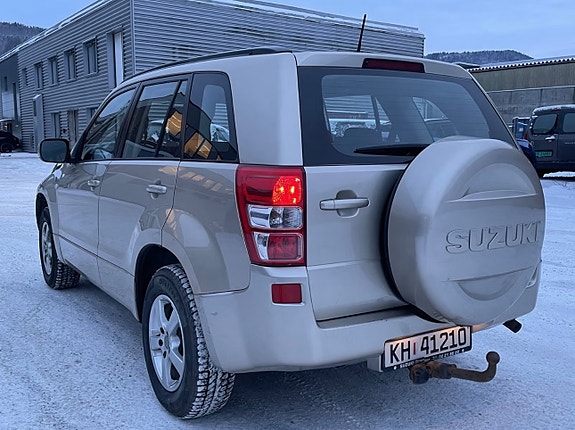 Suzuki Grand Vitara 4 of 5