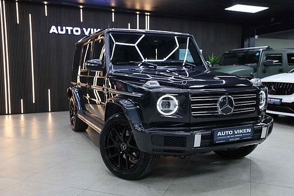 Mercedes-Benz G500 2 of 5