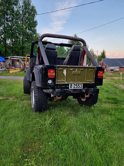 Willys Jeep 4 of 5