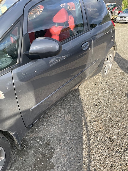 Mitsubishi Colt 4 of 5