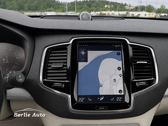 Volvo XC90 8 of 18