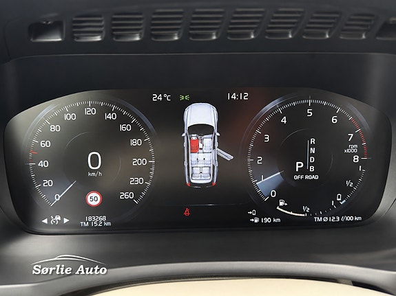 Volvo XC90 11 of 18