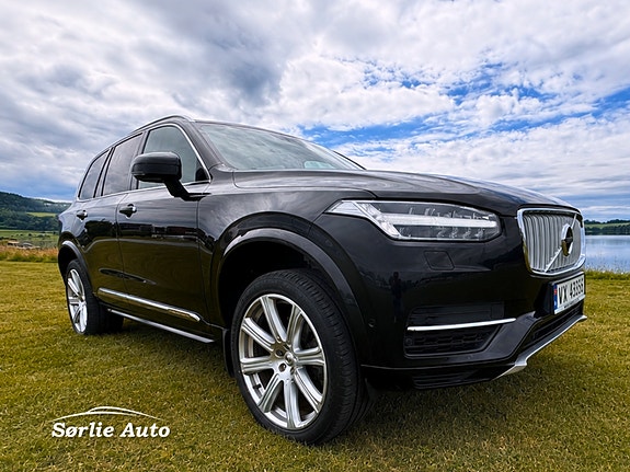 Volvo XC90 3 of 18