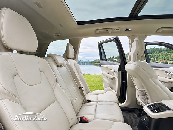 Volvo XC90 7 of 18