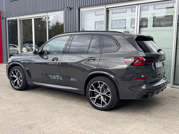 BMW X5 3 of 5