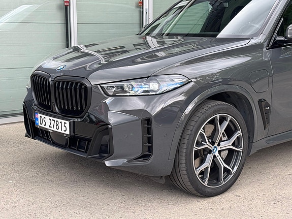 BMW X5 2 of 5