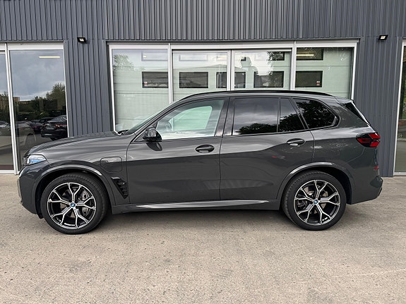 BMW X5 4 of 5