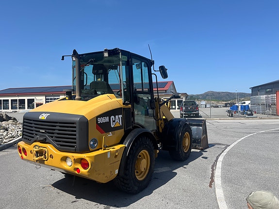 Cat 906M 3 of 5