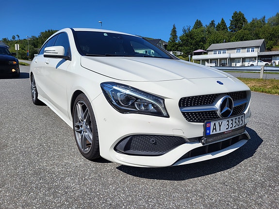 Mercedes-Benz CLA180 2 of 5