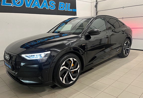 Audi e-tron Sportback 3 of 5