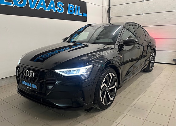 Audi e-tron Sportback 2 of 5