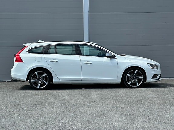 Volvo V60 4 of 5