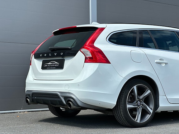 Volvo V60 3 of 5