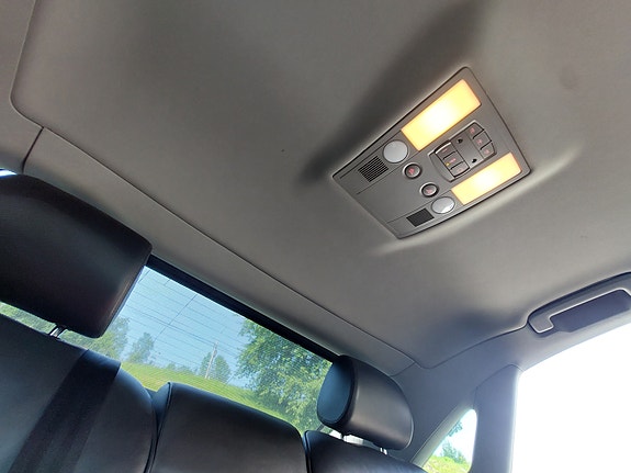 Audi A8 25 of 27